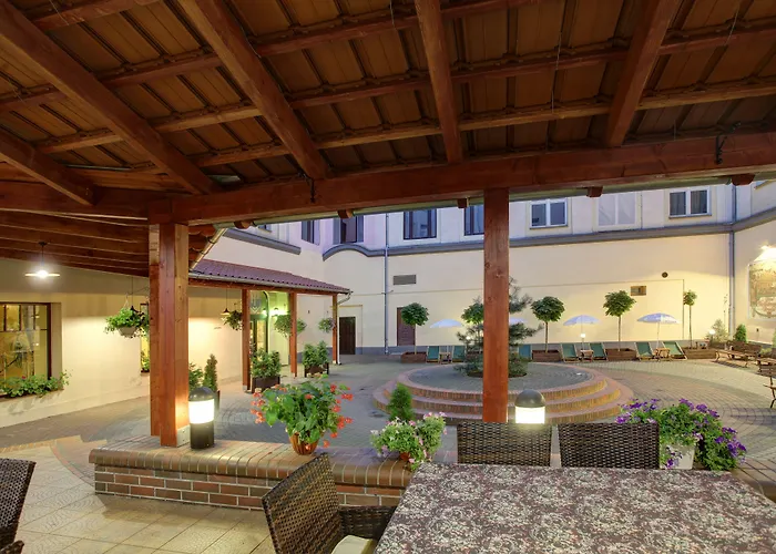 波尼亚中枢酒店 3*