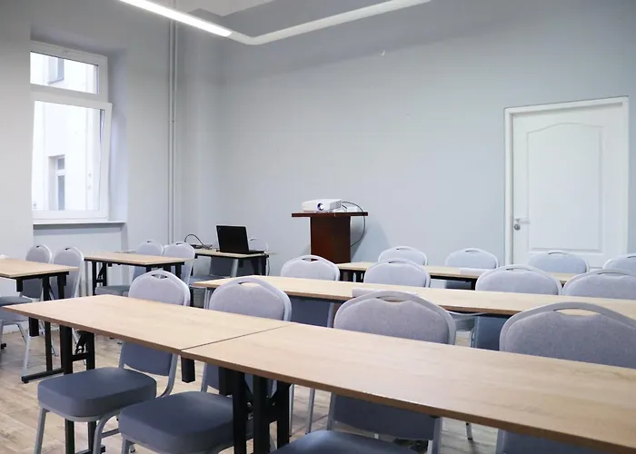 波尼亚中枢酒店